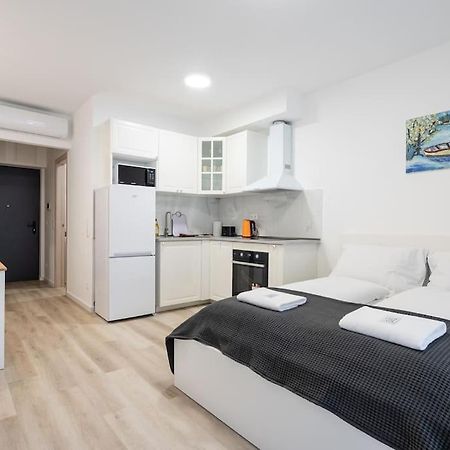 Oaks Studio With Balcony Budapest Exterior photo