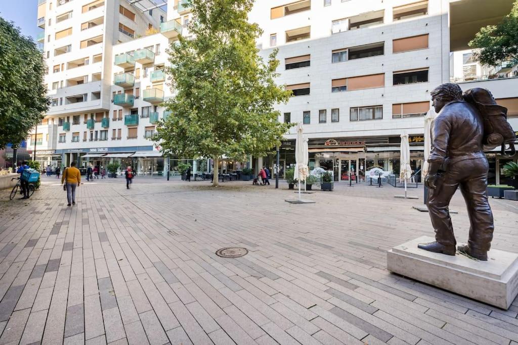 Oaks Studio With Balcony Budapest Exterior photo