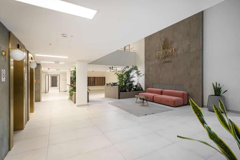 Oaks Studio With Balcony Budapest Exterior photo